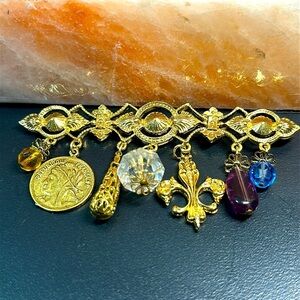 Vintage Victorian style bar brooch 4’ charms dangle colorful, glass, gold tone
